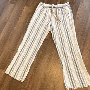 High-waisted linen pants